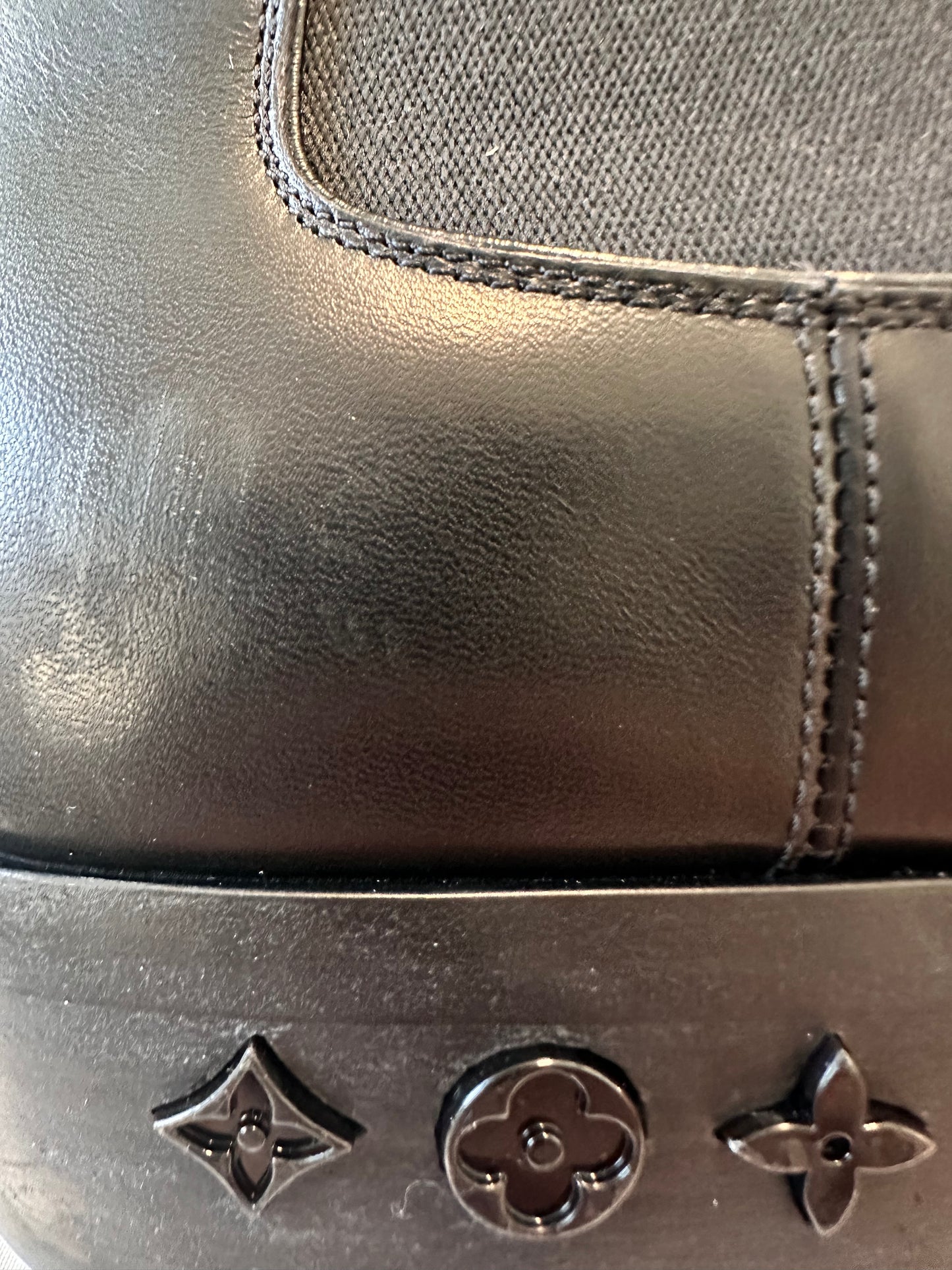 Louis Vuitton Chelsea LV Flex Leather Boots