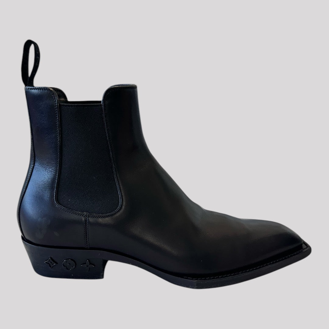 Louis Vuitton Chelsea LV Flex Leather Boots