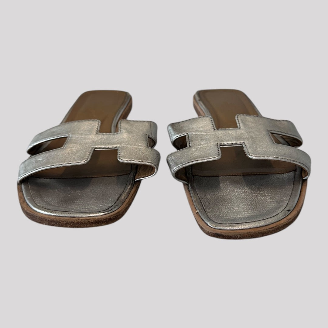 Hermes Oran Flat Sandals Brown