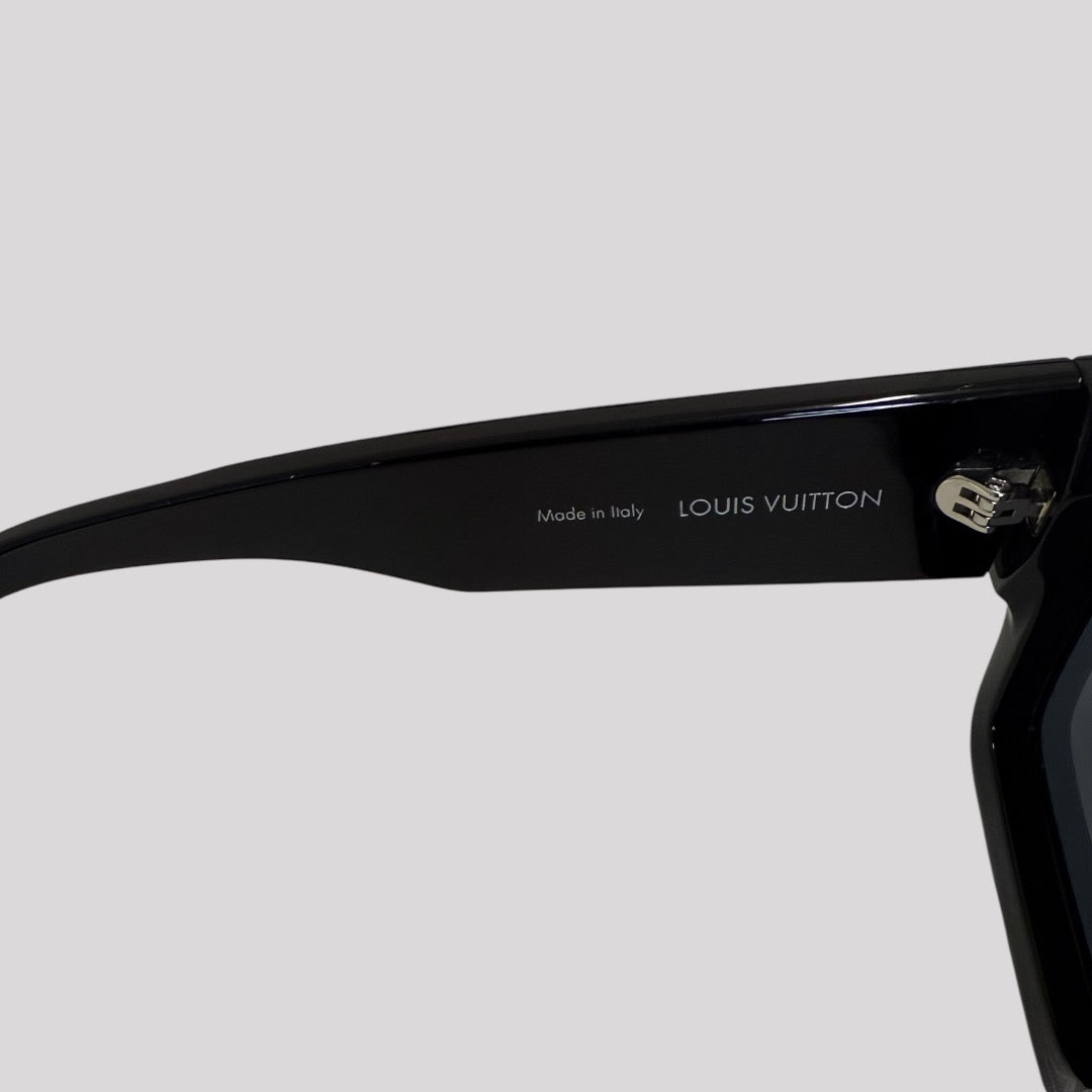 Louis Vuitton LV Clash Pearls & Strass Runway Sunglasses