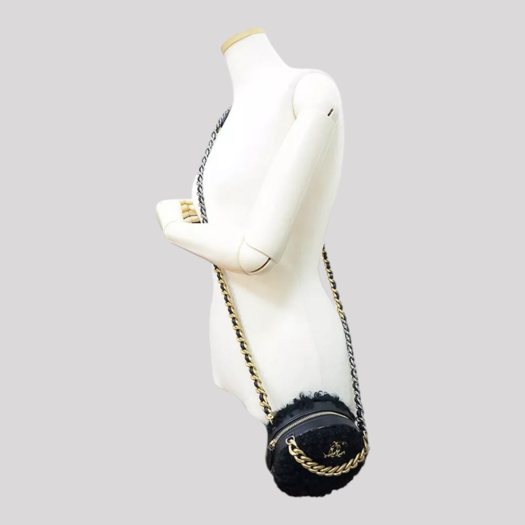 Chanel 19 shearling Round Clutch
