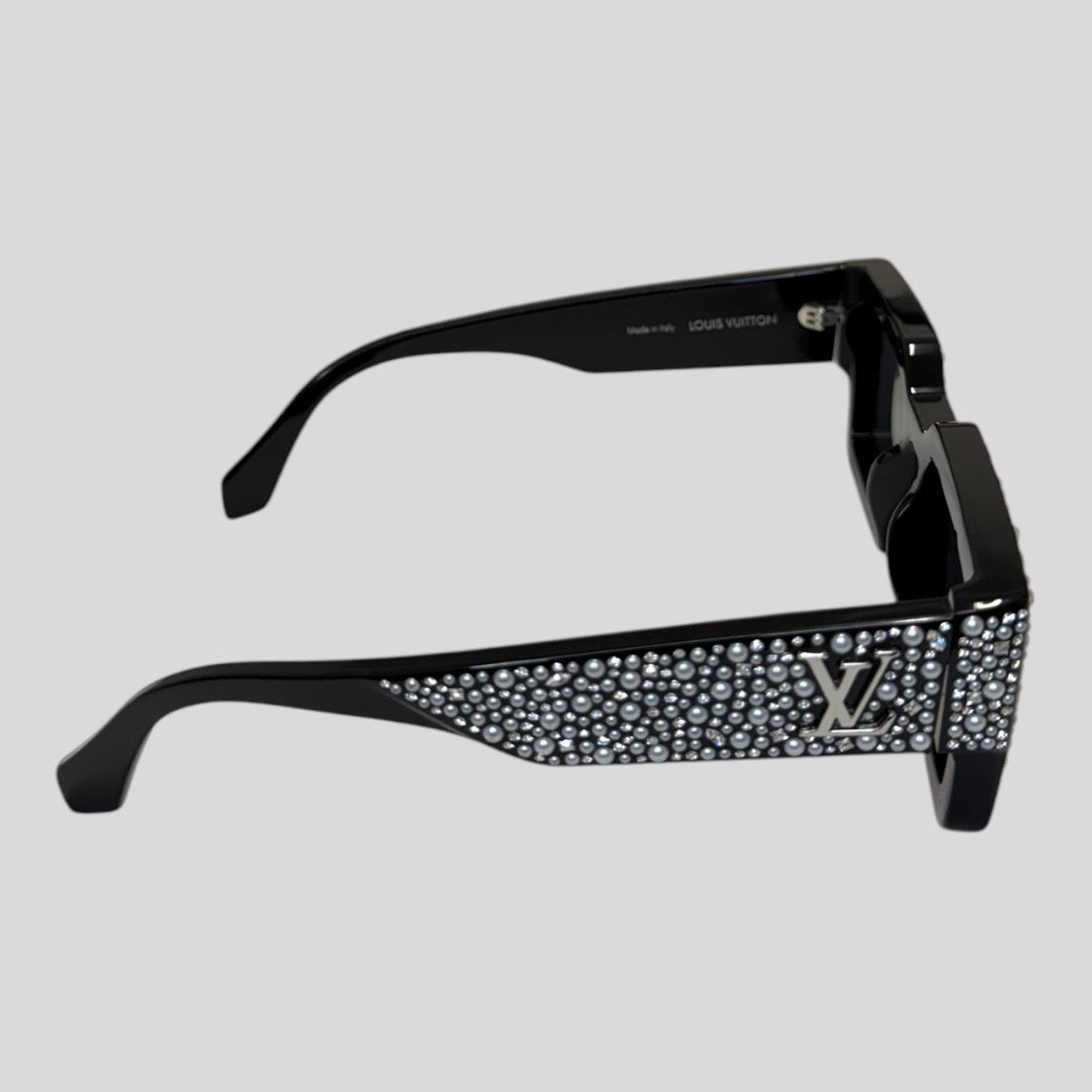 Louis Vuitton LV Clash Pearls & Strass Runway Sunglasses