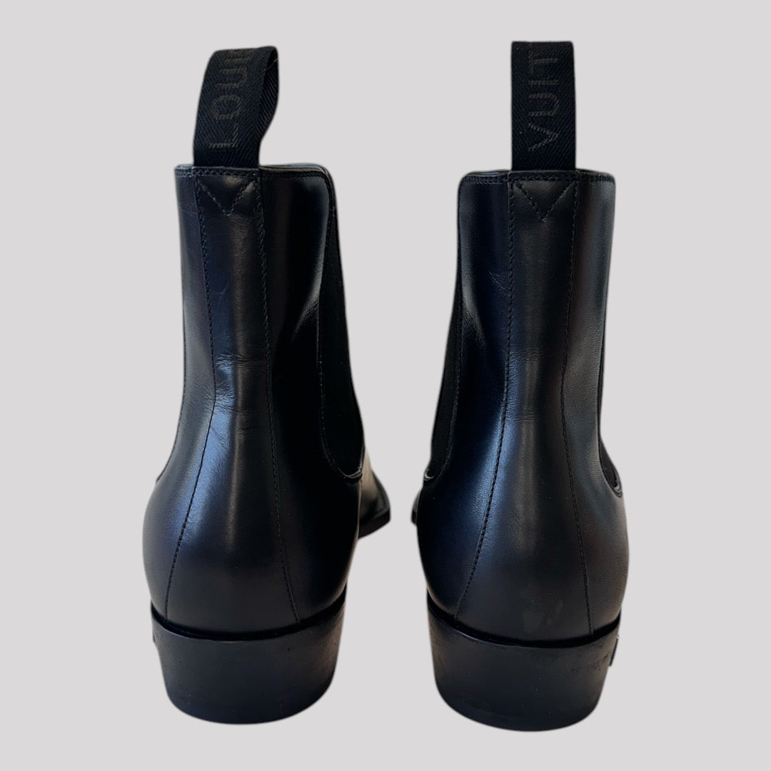 Louis Vuitton Chelsea LV Flex Leather Boots