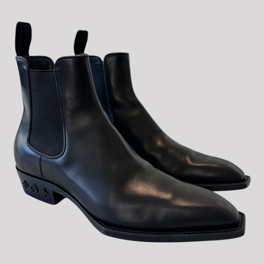 Louis Vuitton Chelsea LV Flex Leather Boots